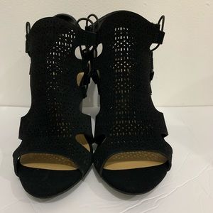 Classified Black sandals 5 1/2